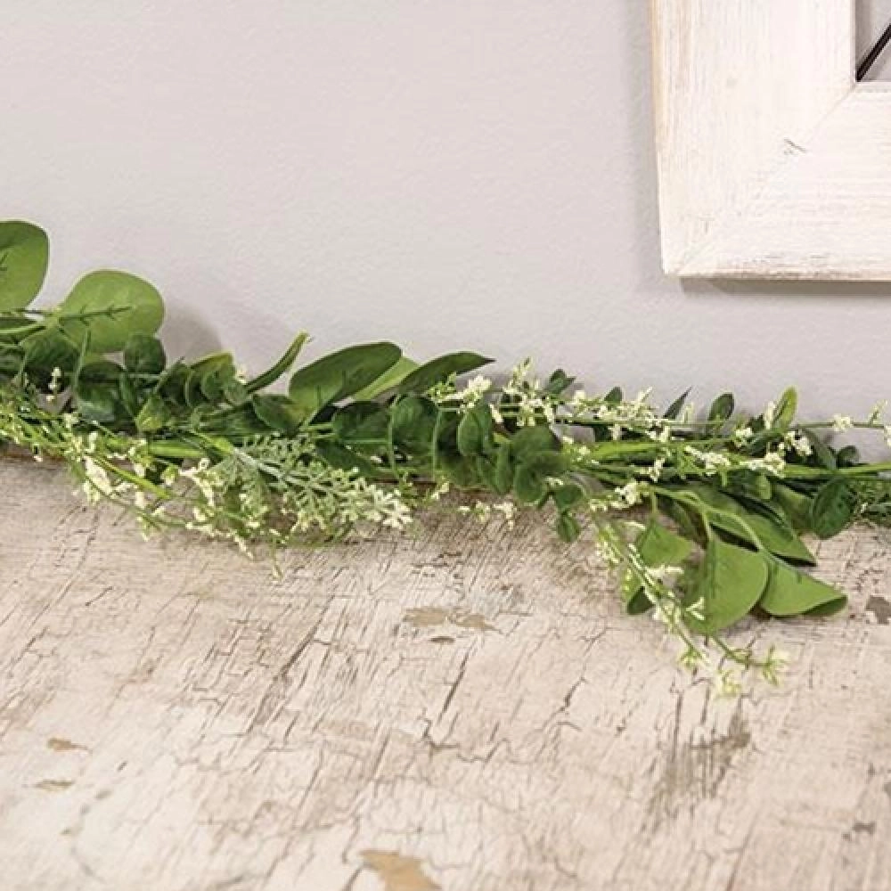 *Baby's Breath & Lush Eucalyptus Garland