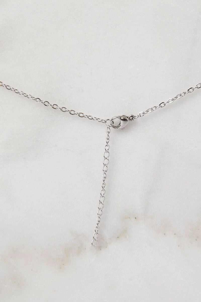 Silver Flower Pendent Necklace